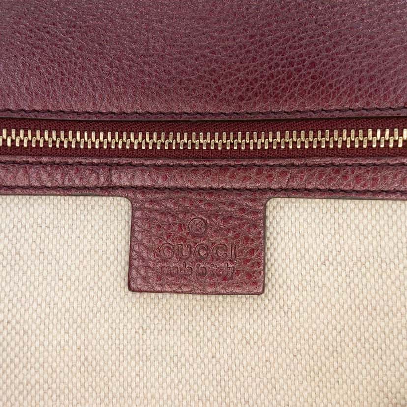 Gucci Metallic Leather Soho Disco Clutch Red Leather Very good condition - Box View