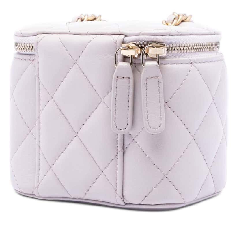 Chanel Mini Quilted Lambskin Pearl Crush Vanity Case With Chain Purple Leather Very good condition - Back View