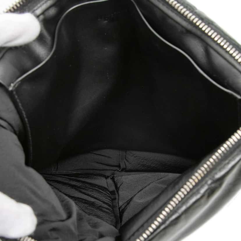 Bottega Veneta Leather Intrecciato Padded Square Pouch Black Leather Very good condition - Model View