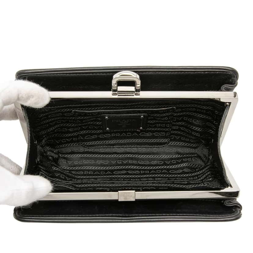 Prada Studded Leather Clasp Clutch Black Leather Very good condition - Model View