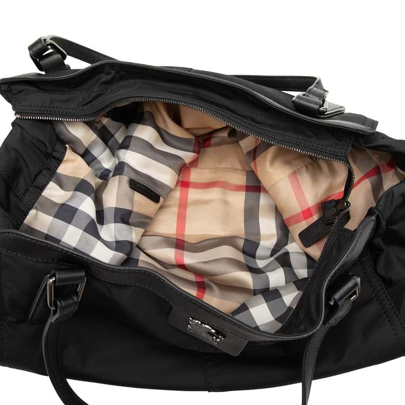 Burberry Nylon Packable Buckleigh Tote Black Very good condition - Model View