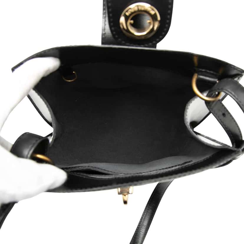 Louis Vuitton Epi Cluny Black Leather Very good condition - Model View