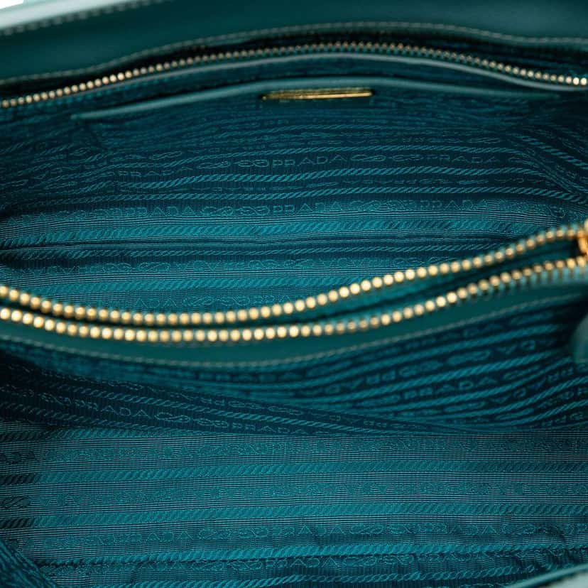 Prada Saffiano Lux Parabole Tote Blue Leather Very good condition - Model View