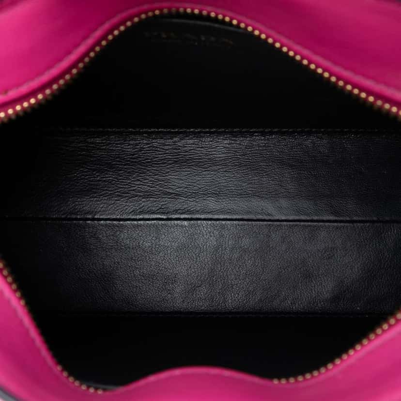 Prada Saffiano and City Calf Esplanade Crossbody Pink Leather Good condition - Model View