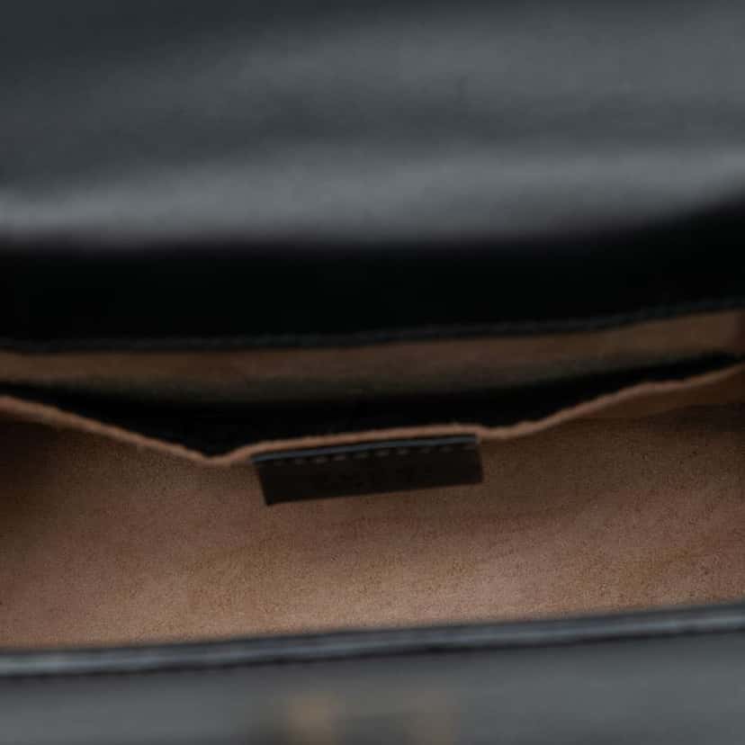 Gucci Mini Leather Web Sylvie Chain Crossbody Black Leather Very good condition - Model View