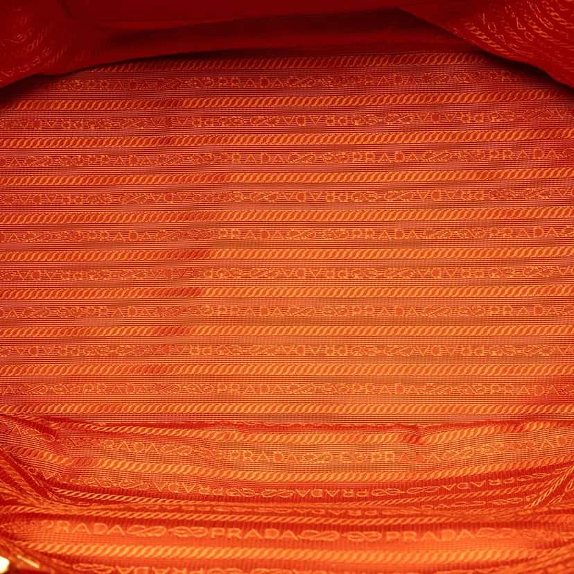 Prada Vitello Daino Side Zip Twin Pocket Open Convertible Tote Orange Leather Very good condition - Model View