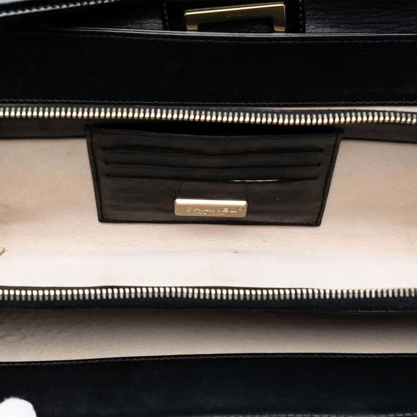 Chanel Patent Reissue 2.55 East West Flap Black Leather Good condition - Model View