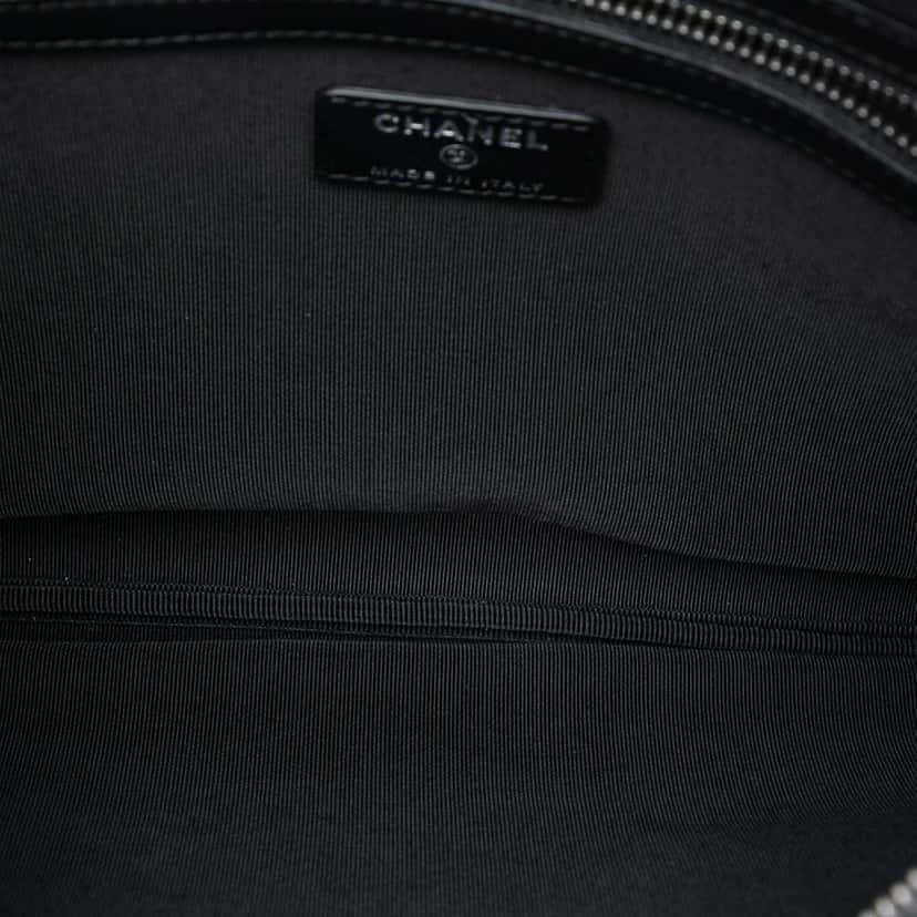 Chanel Medium Canvas La Pausa Zip O Case Clutch Black Canvas Very good condition - Model View