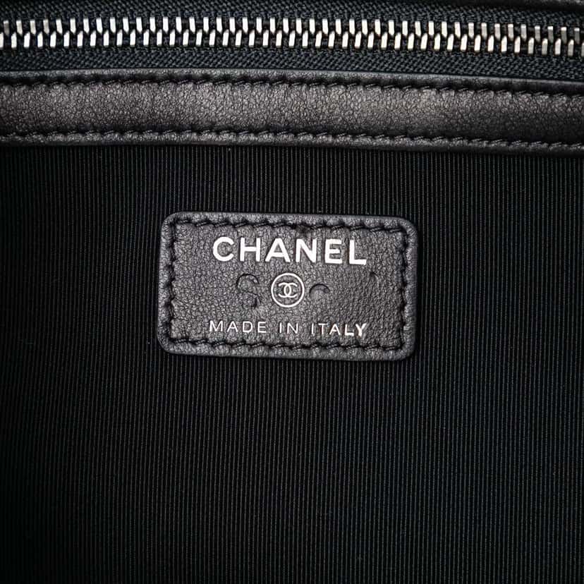 Chanel Medium Canvas La Pausa Zip O Case Clutch Black Canvas Very good condition - Box View