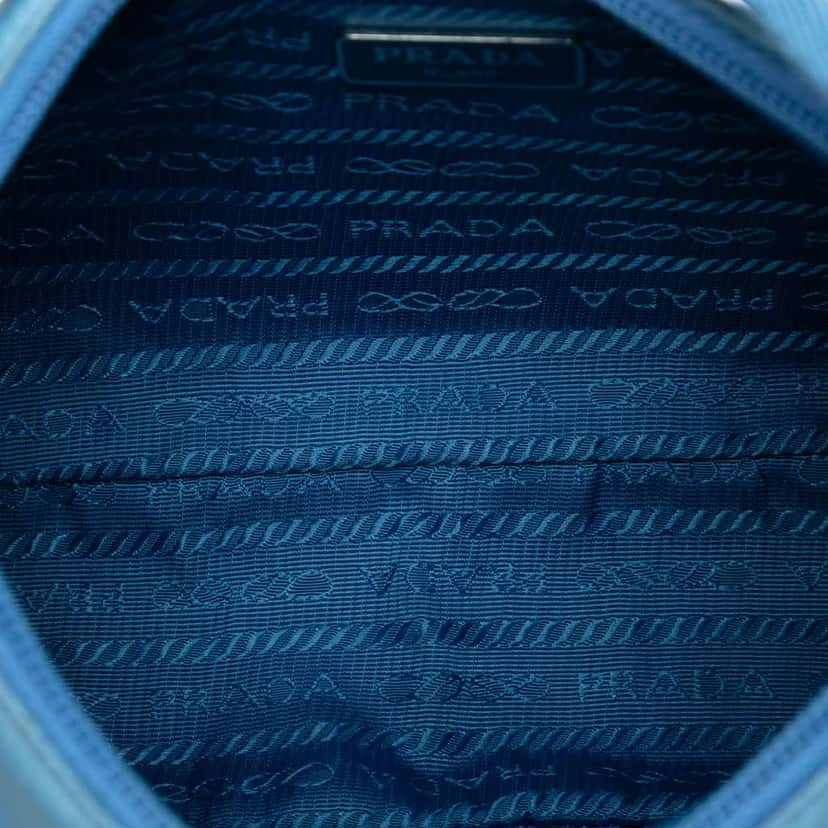 Prada Mini Tessuto Re Edition 2000 Shoulder Bag Blue Good condition - Model View