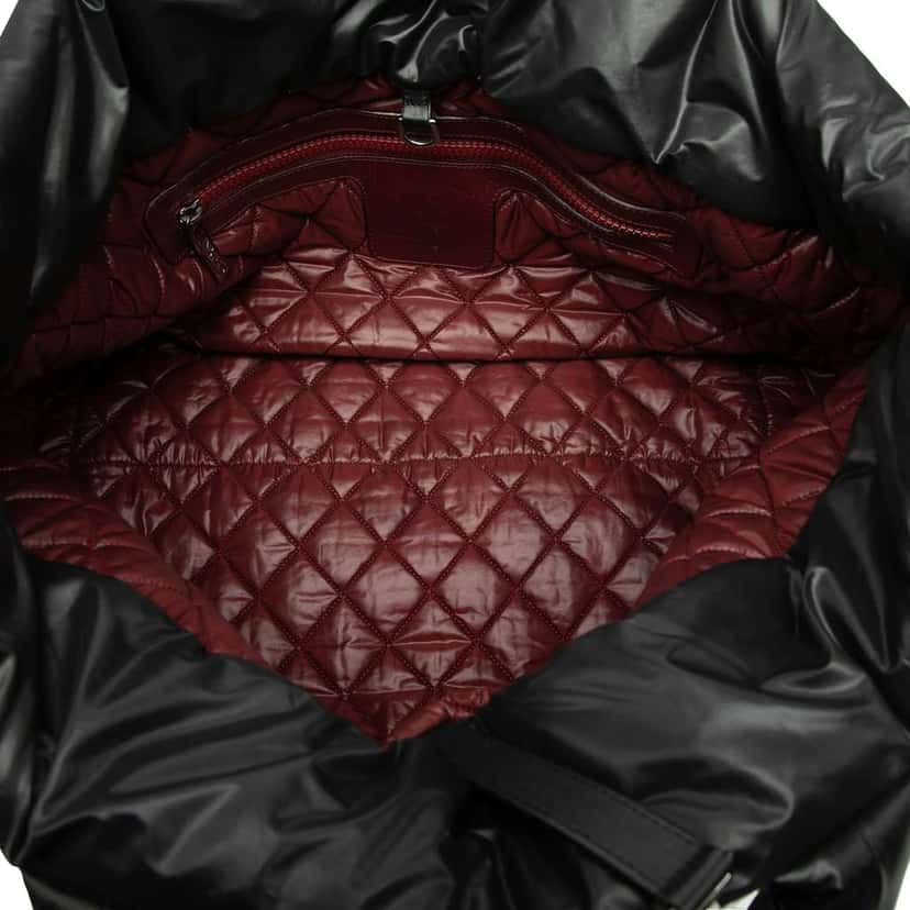 Chanel Medium Quilted Nylon Coco Cocoon Tote Black Very good condition - Model View