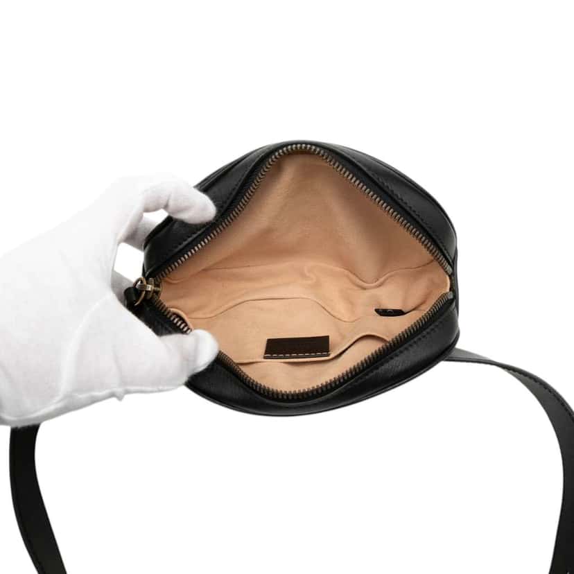 Gucci GG Marmont Matelasse Leather Belt Bag Black Leather Very good condition - Model View