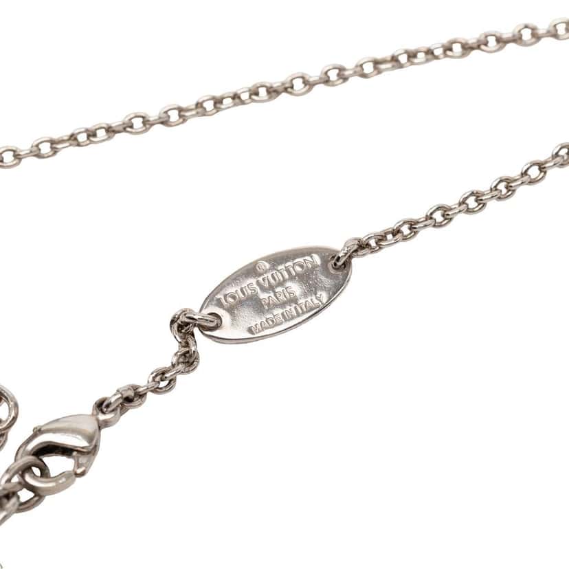 Louis Vuitton Silver Plated Essential V Supple Necklace Silver Metal Very good condition - Model View