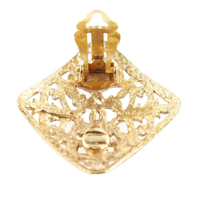 Chanel CC Gold Plated Square Clip On Earrings Gold Metal Very good condition - Model View