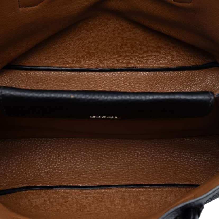 Prada Medium Vitello Daino Cuir Double Handle Satchel Black Leather Very good condition - Model View