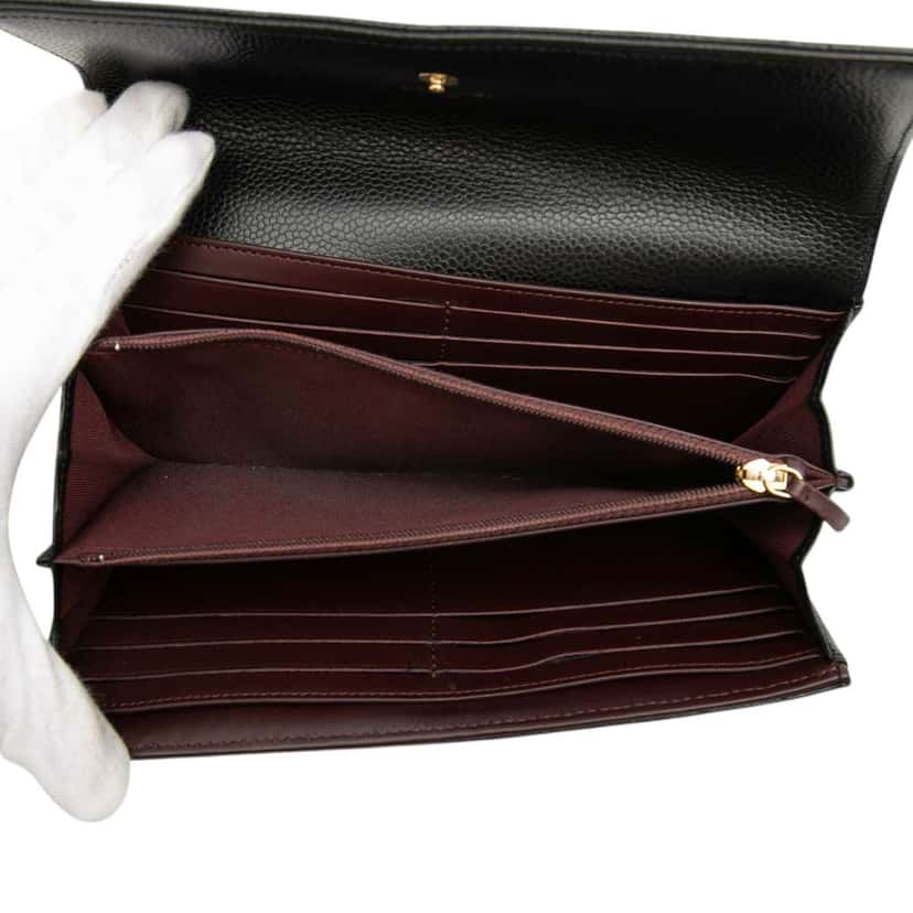 Chanel CC Quilted Caviar Flap Long Wallet Black Leather Very good condition - Model View