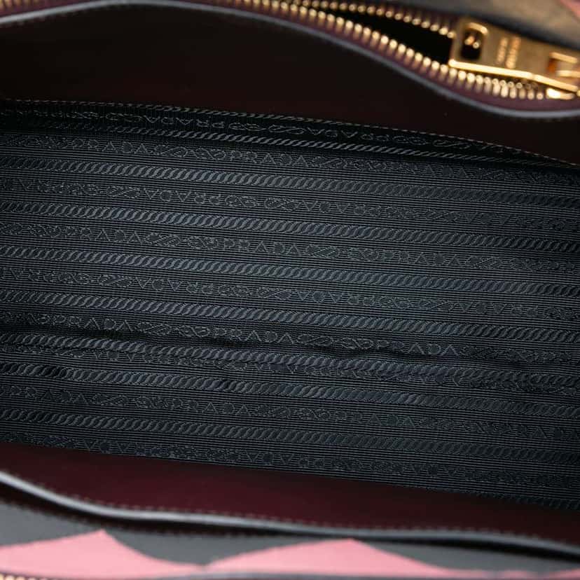 Prada Saffiano Greche Paradigme Bag Red Leather Very good condition - Model View