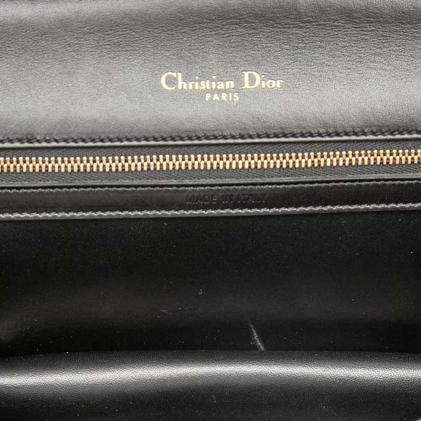 Dior Medium Calfskin Crystal Embroidered Diorama Flap Black Leather Good condition - Model View