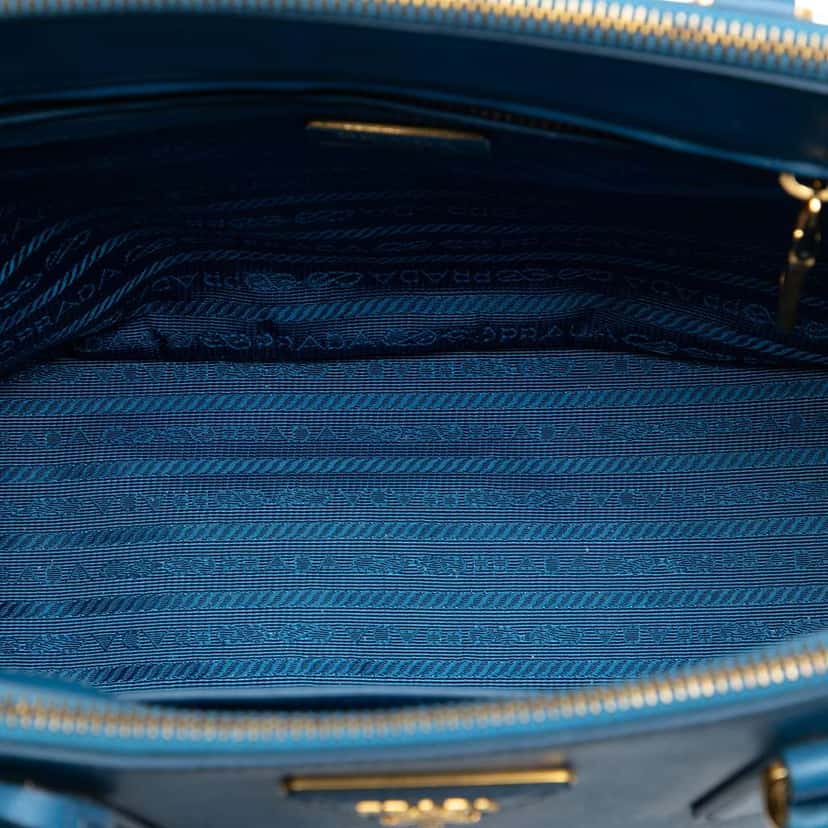 Prada Small Saffiano Lux Galleria Double Zip Satchel Blue Leather Good condition - Model View