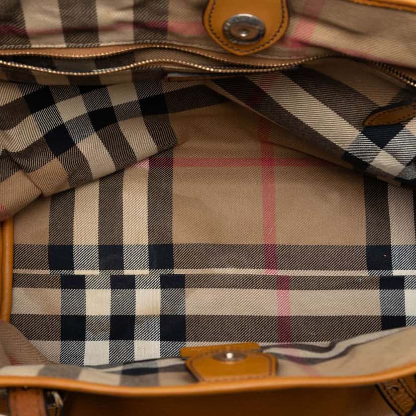 Burberry Leather Salisbury Belted Tote Brown Leather Very good condition - Model View