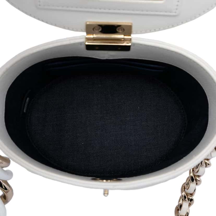 Chanel CC Lambskin Elegant Chain Vanity Case White Leather Very good condition - Model View