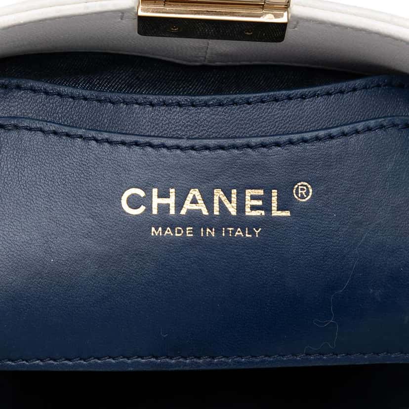 Chanel CC Lambskin Elegant Chain Vanity Case White Leather Very good condition - Box View