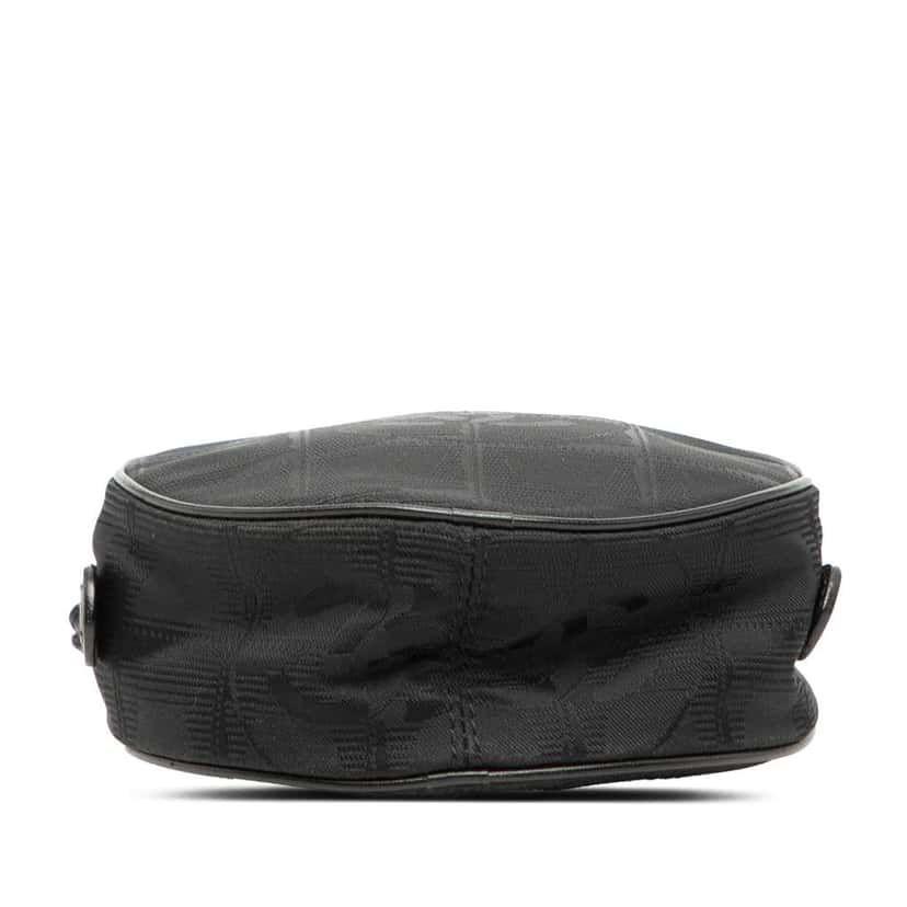 Chanel New Travel Line Nylon Wristlet Pouch Black Very good condition - Inside View