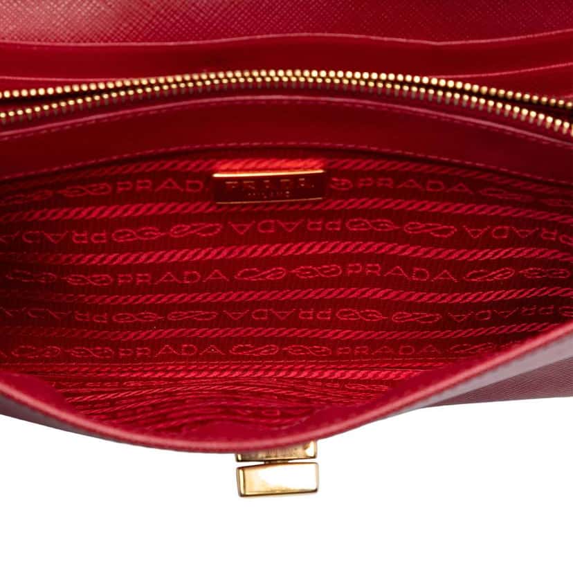 Prada Saffiano Heart Wallet On Chain Red Leather Very good condition - Model View