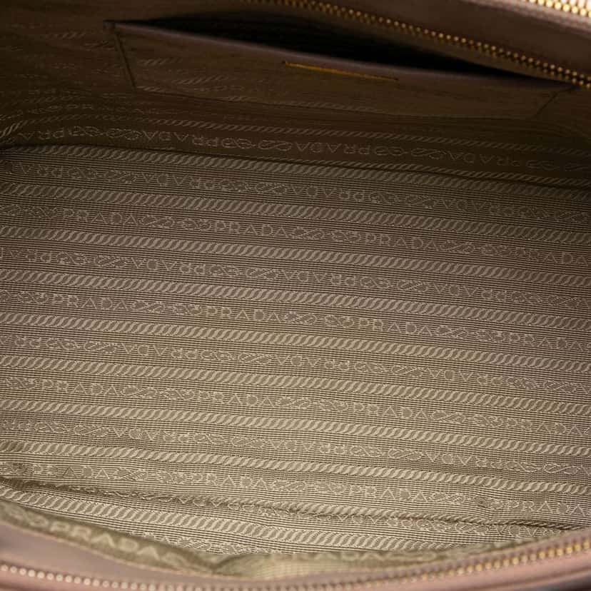 Prada Large Saffiano Lux Galleria Double Zip Tote Brown Leather Very good condition - Model View