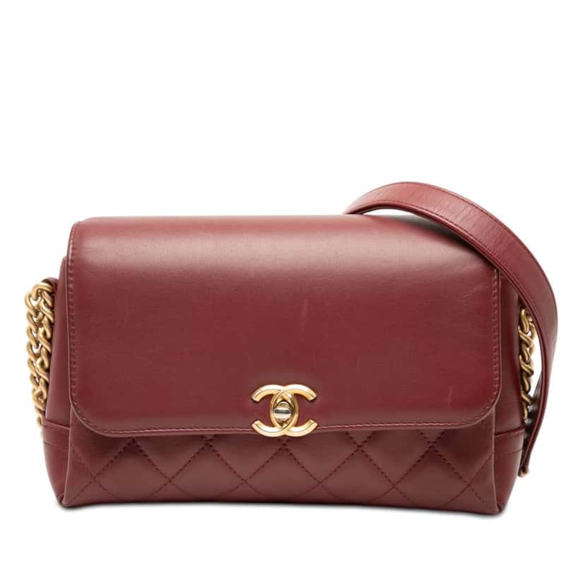 Chanel CC Quilted Lambskin Flap Red Leather Very good condition - Front View