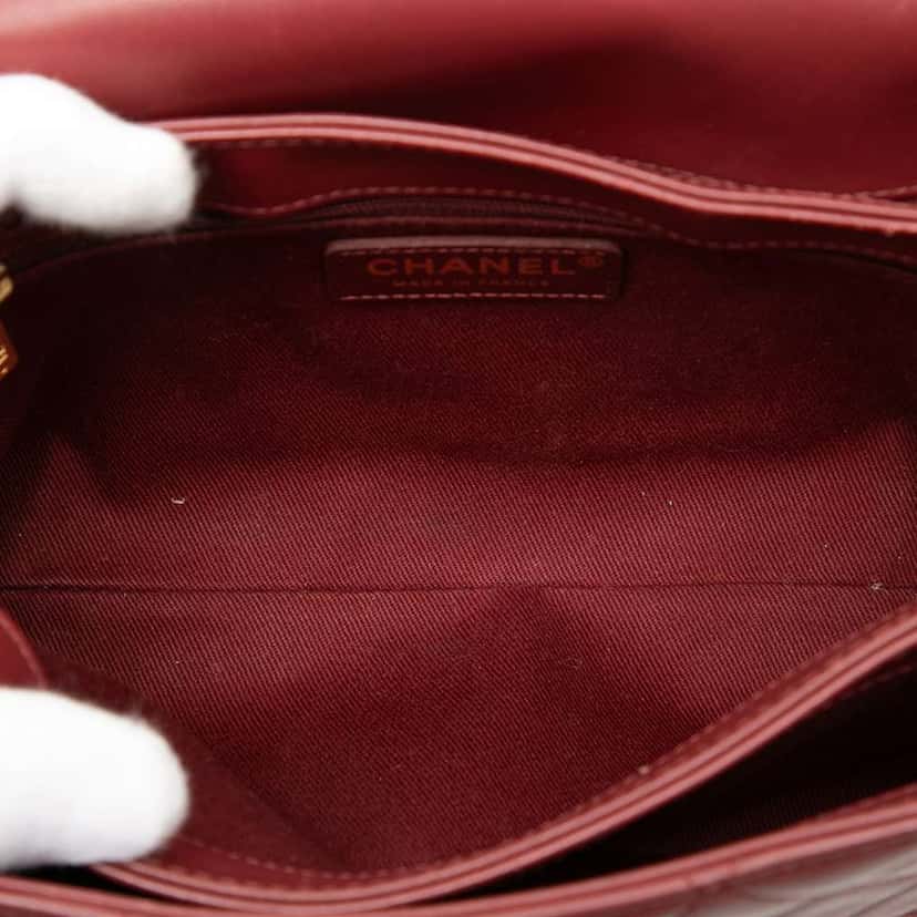 Chanel CC Quilted Lambskin Flap Red Leather Very good condition - Model View