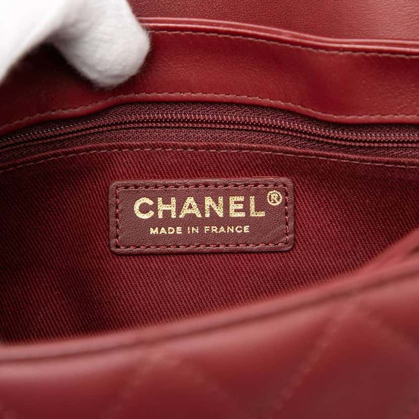 Chanel CC Quilted Lambskin Flap Red Leather Very good condition - Box View