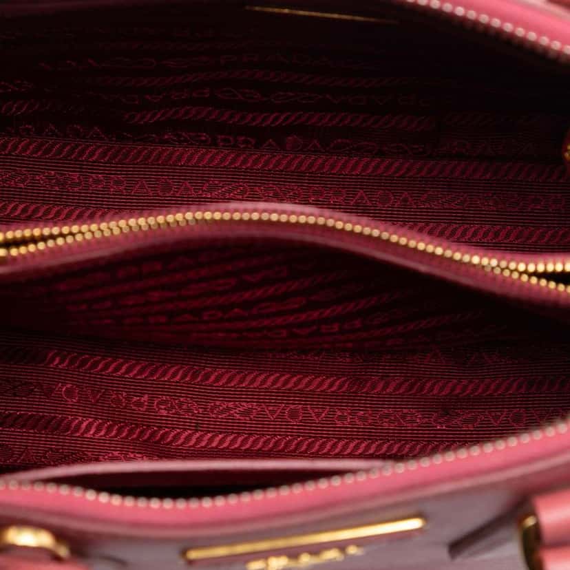 Prada Small Saffiano Lux Promenade Satchel Pink Leather Very good condition - Model View