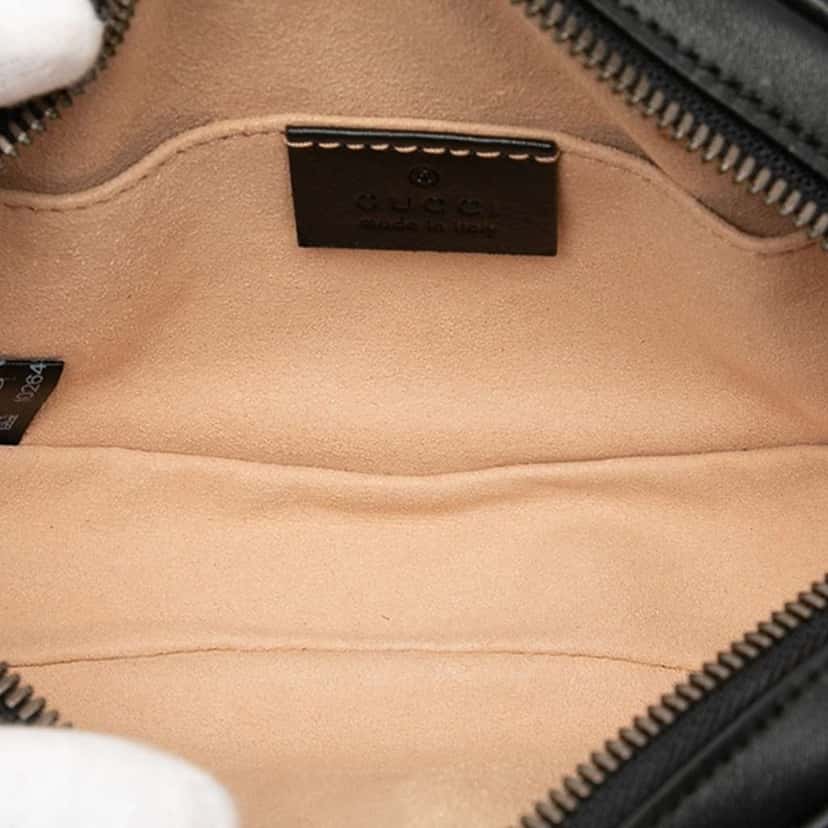 Gucci GG Marmont Matelasse Leather Belt Bag Black Leather Very good condition - Model View