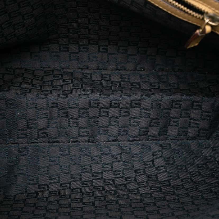 Gucci Leather Drawstring Shoulder Bag Brown Leather Good condition - Model View