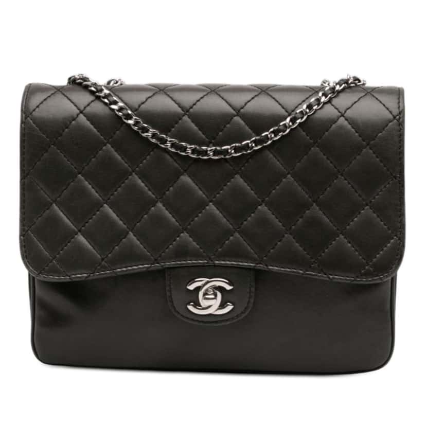 Chanel Medium Quilted Lambskin Clams Pocket Flap Black Leather Good condition - Front View