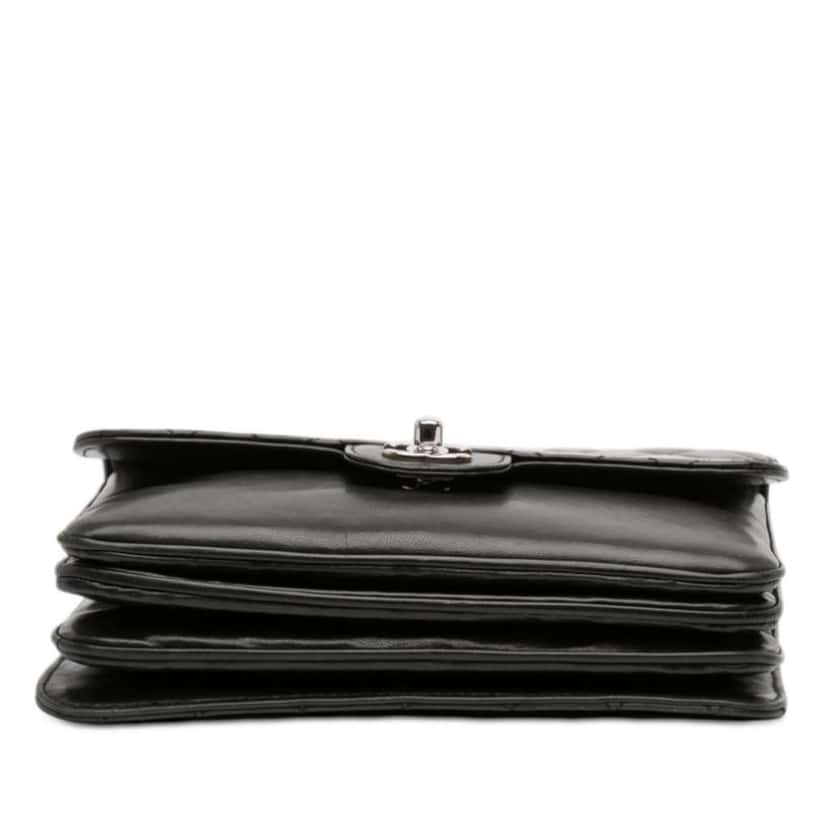 Chanel Medium Quilted Lambskin Clams Pocket Flap Black Leather Good condition - Inside View