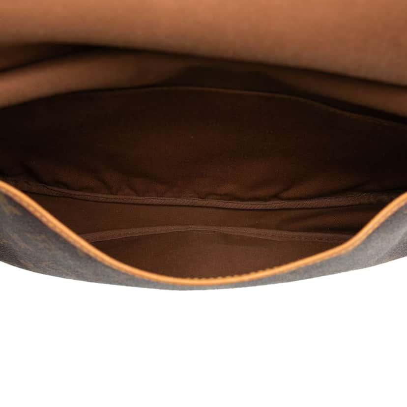 Louis Vuitton Monogram Saumur 30 Brown Good condition - Model View