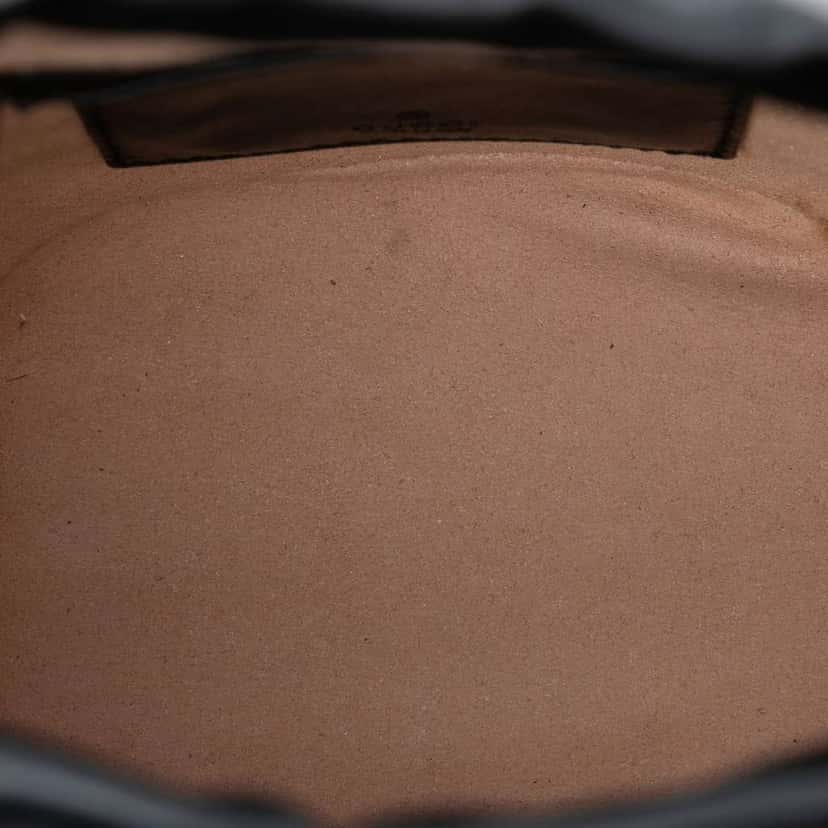 Gucci Small GG Marmont Leather Matelasse Bucket Bag Black Leather Good condition - Model View