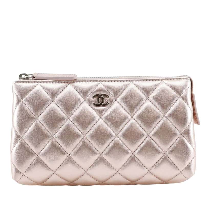 Chanel Metallic Quilted Lambskin Cosmetic Pouch Pink Leather Very good condition - Front View