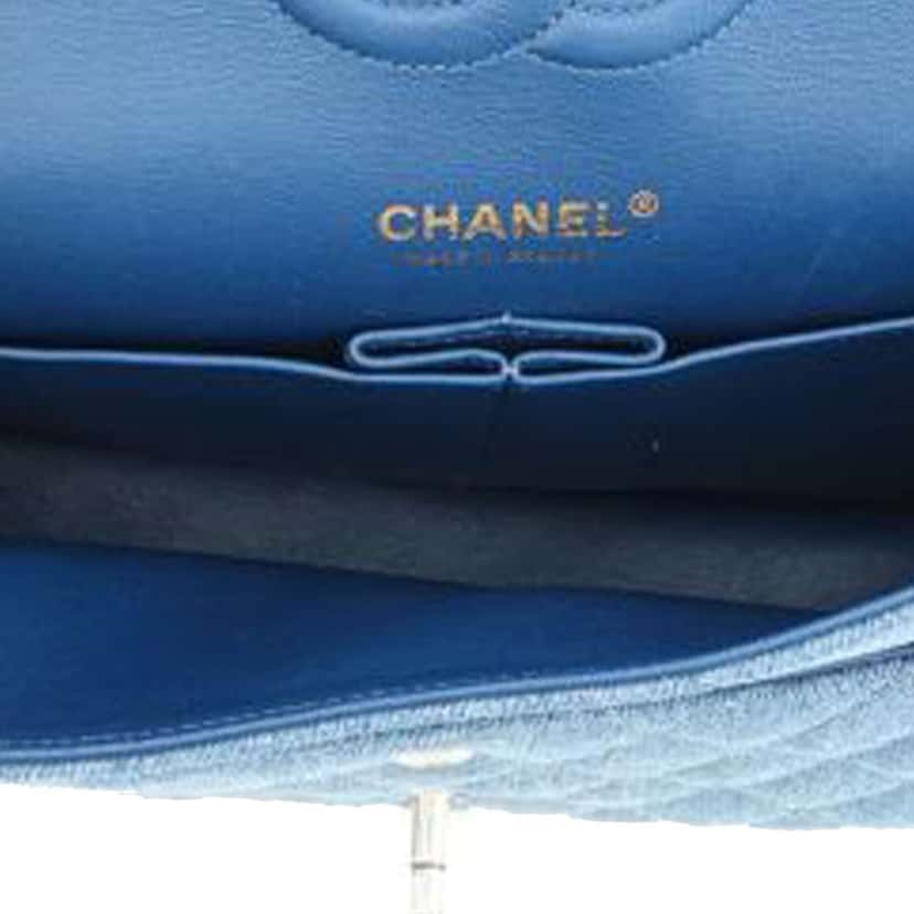 Chanel Medium Classic Washed Denim Double Flap Blue Denim Very good condition - Model View