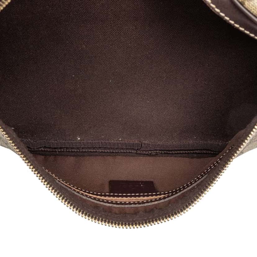 Gucci GG Supreme Belt Bag Brown Canvas Very good condition - Model View