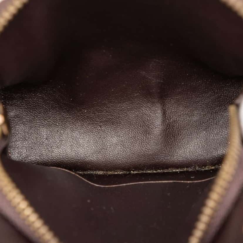 Gucci GG Canvas Crossbody Brown Canvas Very good condition - Model View