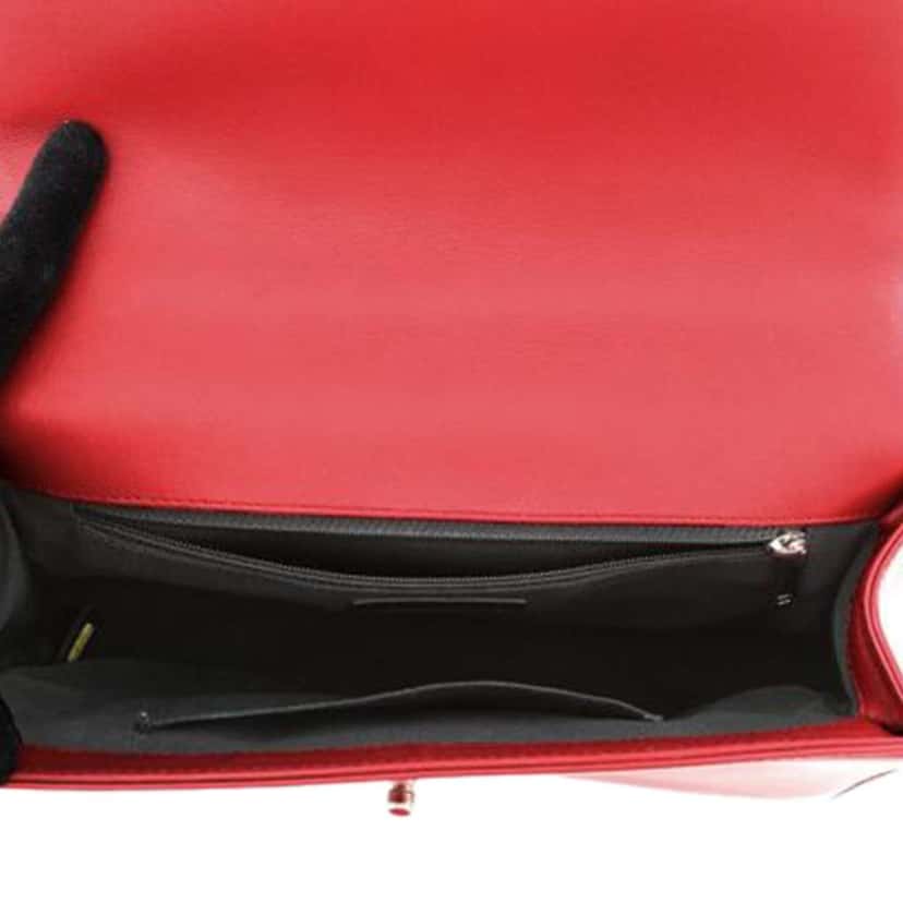 Chanel Medium Quilted Patent Acrylic Boy Flap Red Leather Very good condition - Model View