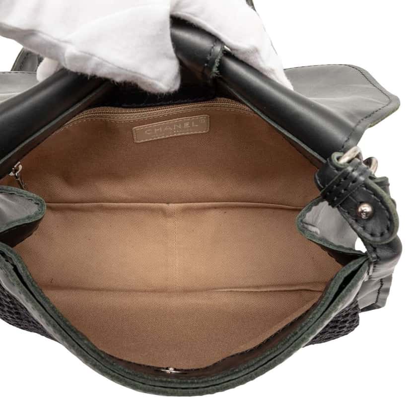 Chanel Paris Edinburgh Small Calfskin Highlander Flap Black Leather Very good condition - Model View