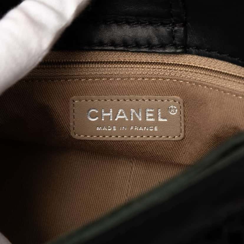 Chanel Paris Edinburgh Small Calfskin Highlander Flap Black Leather Very good condition - Box View