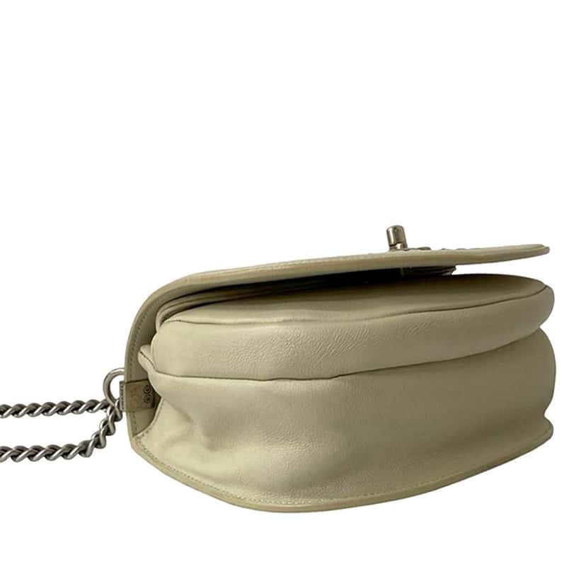 Chanel Small Calfskin Coco Eyelets Round Flap White Leather Very good condition - Inside View
