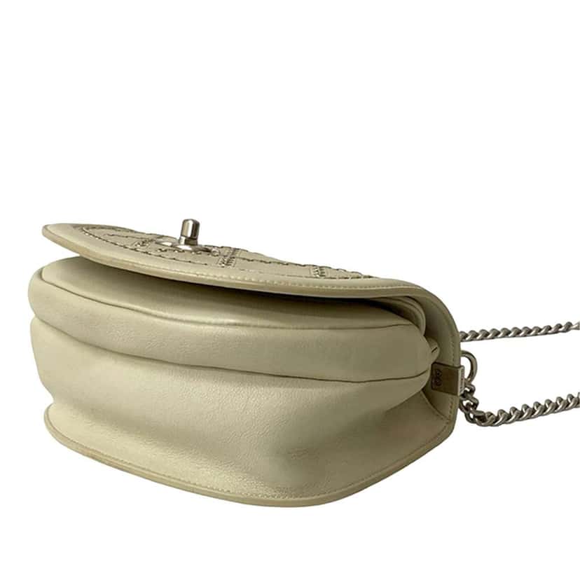 Chanel Small Calfskin Coco Eyelets Round Flap White Leather Very good condition - Model View
