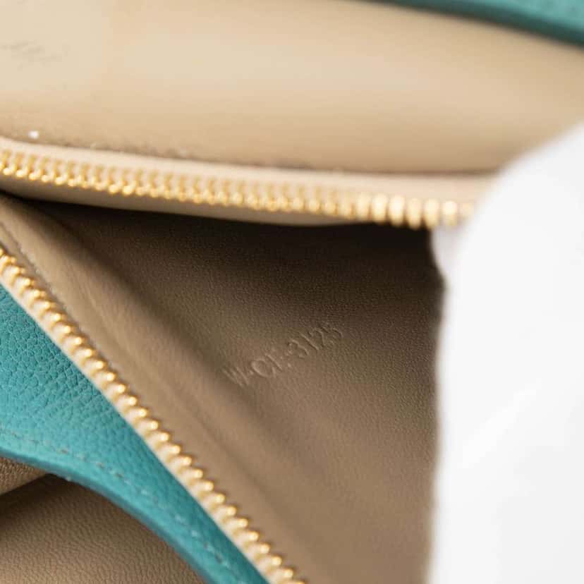 Celine Medium Calfskin Classic Box Blue Leather Very good condition - Box View