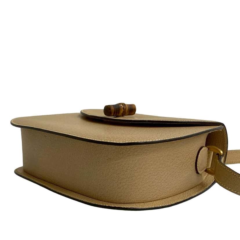 Gucci Grained Calfskin Bamboo Crossbody Brown Leather Very good condition - Model View